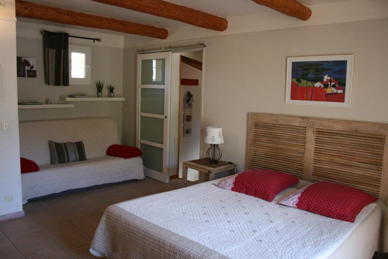 Le Mas Des Pierres Blanches Bed and Breakfast Venasque Exterior foto
